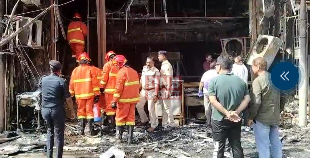 ब्रेकिंग न्यूज - पटना में होटल में लगी भीषण आग, 6 की मौत कई झुलसे 2