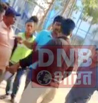 बेगूसराय में ब्लड देने के नाम पर महिला से ठगी, ठगी करने वाले युवक को लोगो ने किया जमकर पिटाई, फिर किया पुलिस की हवाले  4