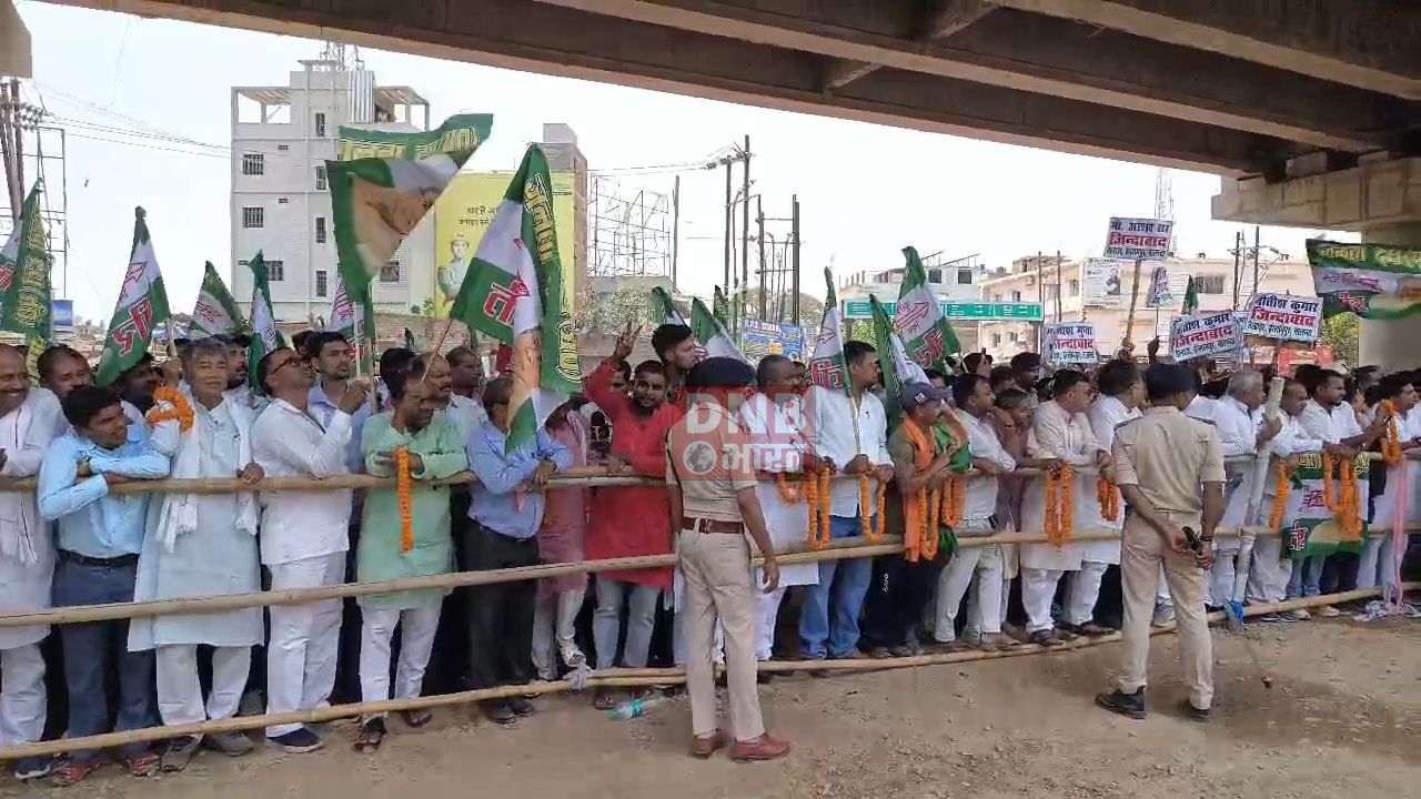 नीतीश कुमार पहुंचे नालंदा, एनडीए कार्यकर्ताओ ने पुष्प वर्षा कर किया भव्य स्वागत 3