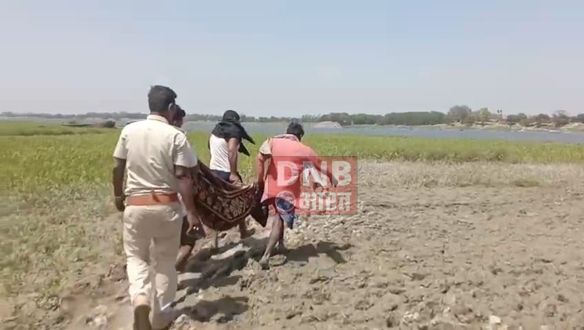 खगड़िया जिला के कज्जलवन गंगा घाट से सदेहास्पद स्थिति में युवक का शव बरामद, परिजनों ने लगाया हत्या का आरोप 4