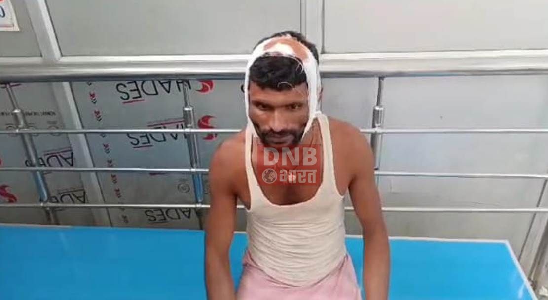 मवेशी चराने के विवाद को लेकर जमकर मारपीट, चार लोग गंभीर रूप से घायल,सदर अस्पताल में भर्ती 2