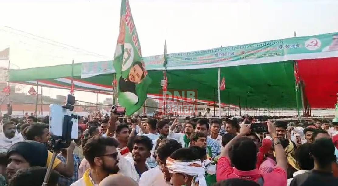 खगड़िया: सीपीआईएम प्रत्याशी संजय कुमार के नामांकन में पहुंचें तेजस्वी यादव, विपक्षी पर जमकर साधा निशाना 4