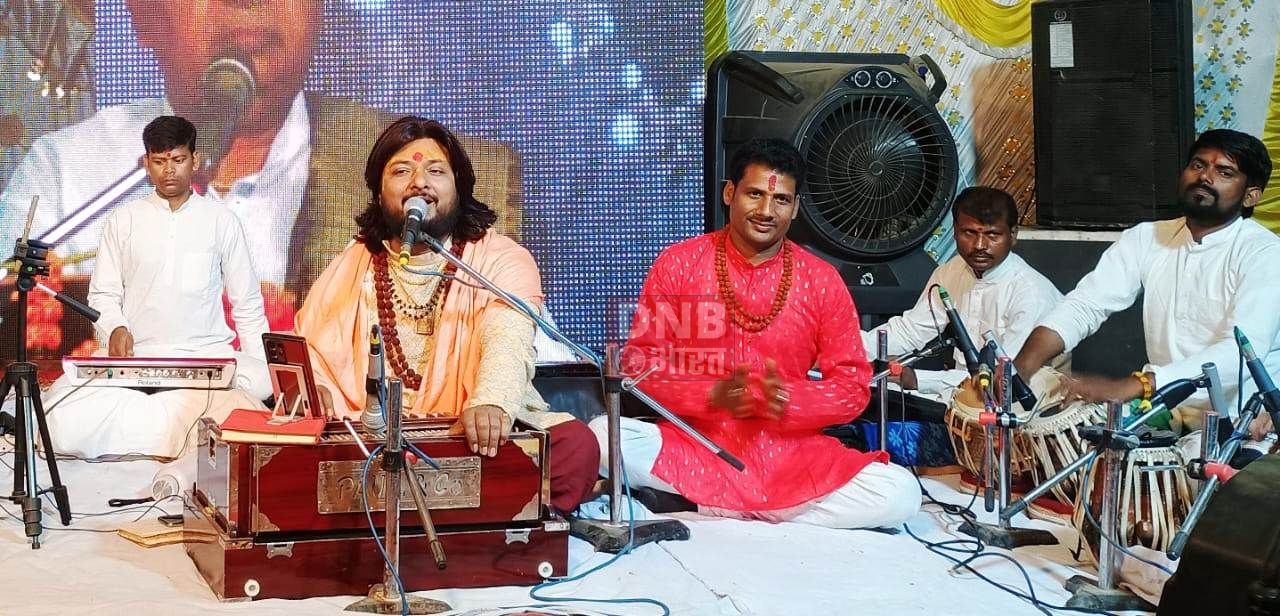 तेघड़ा बजलपुरा में चार दिवसीय शतचंडी महायज्ञ में मंत्रोच्चार के साथ पुर्णाहुति के उपरांत किया गया समापन 3