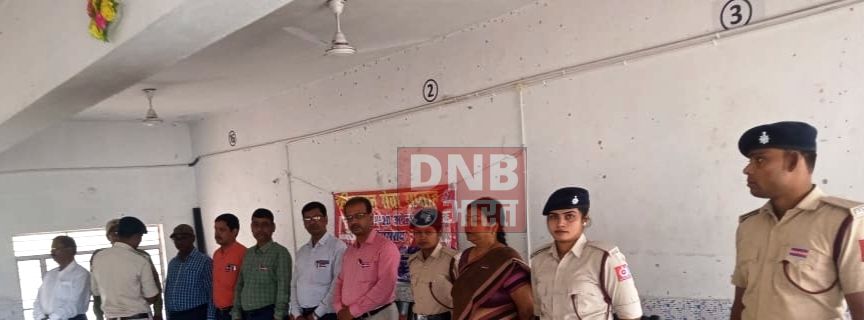 अग्निशमन सप्ताह के तीसरे दिन डीएवी पब्लिक स्कूल एनएच 28 में मॉकड्रिल आयोजित किया गया- संजय कुमार सिंह 3