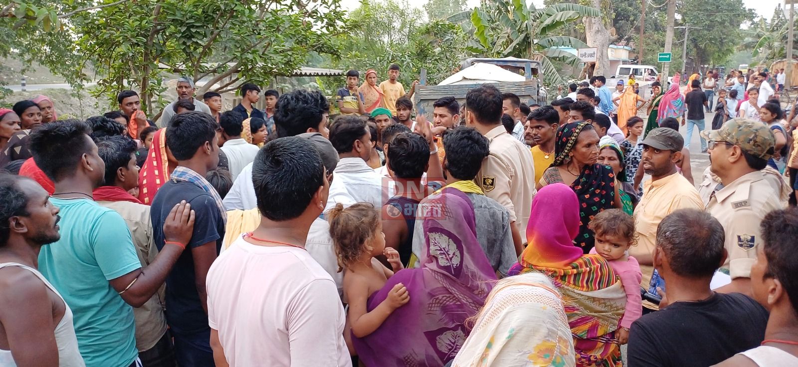 बछवाड़ा के एनएच 28 पर ट्रेक्टर की ठोकर से बाइक सवार एक युवक की मौत 3