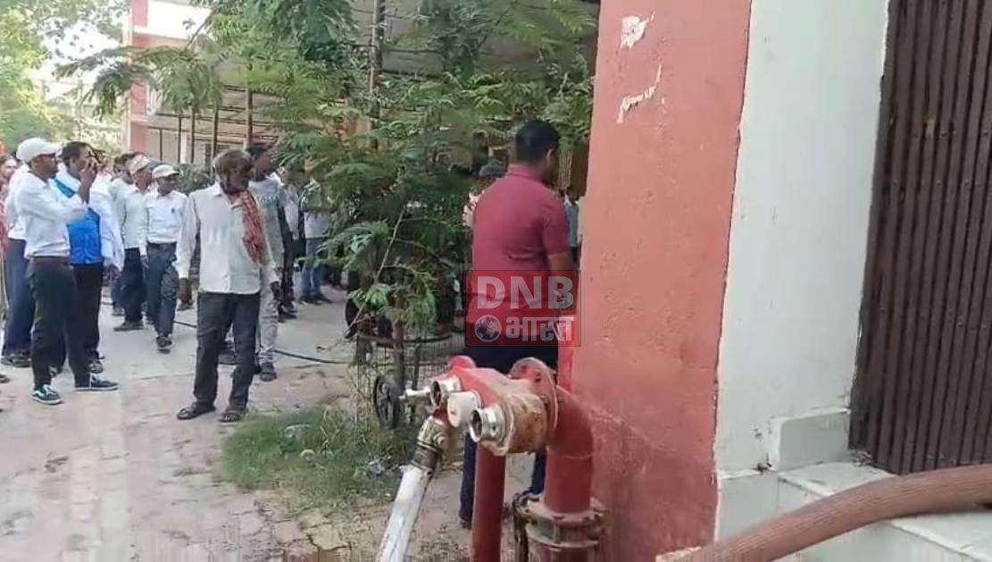 नालंदा: अनुमंडल कार्यालय के आईटी रूम में बिजली के शॉर्ट सर्किट के कारण लगी आग, दमकलकर्मियों ने आग पर पाया काबू 3