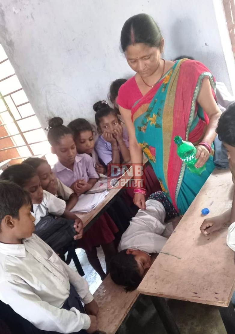 बछवाड़ा में भीषण गर्मी के बीच अचानक एक दर्जन से अधिक छात्रा हुए बेहोश, स्कूल परिसर मेंरहा अफरा- तफरी का माहौल 2