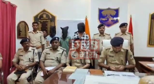 अपराध की योजना बना रहे दो अपराधियों के साथ हुई पुलिस की मुठभेड़, दोनों अपराधी को पुलिस ने देशी कट्टा,जिन्दा कारतूस व मोबाइल के साथ किया गिरफ्तार 3