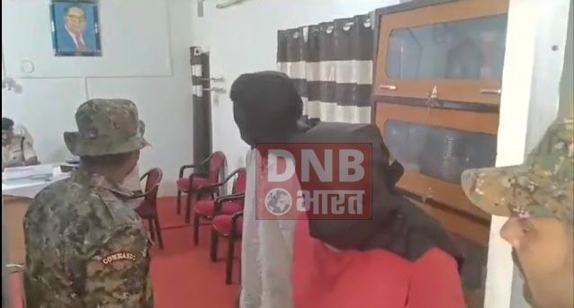 बेगूसराय पुलिस को मिली बड़ी सफलता - एक कार्बाइन, तीन मैगजीन, 2 जिंदा कारतूस,दो मोबाइल एवं एक बाइक के साथ दो कुख्यात अपराधी को किया गिरफ्तार 3