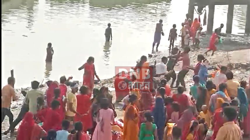 सिमरिया गंगा घाट पर अपराधियों के द्वारा श्रद्धालुओं के साथ मारपीट एवं छिनतई की घटनाएं हो गयी है आम बात, आम लोग हो रहे है परेशान 2