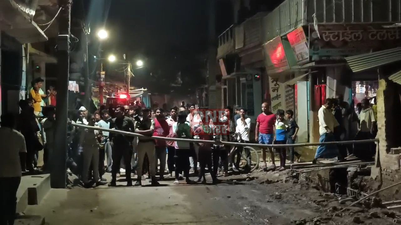 नालंदा: स्मार्ट सिटी के तहत नाला निर्माण कार्य मे स्थानीय लोगो ने लगाया लापरवाही का आरोप, जेसीबी से खुदाई के दौरान नवनिर्मित मकान में आई दरार 4