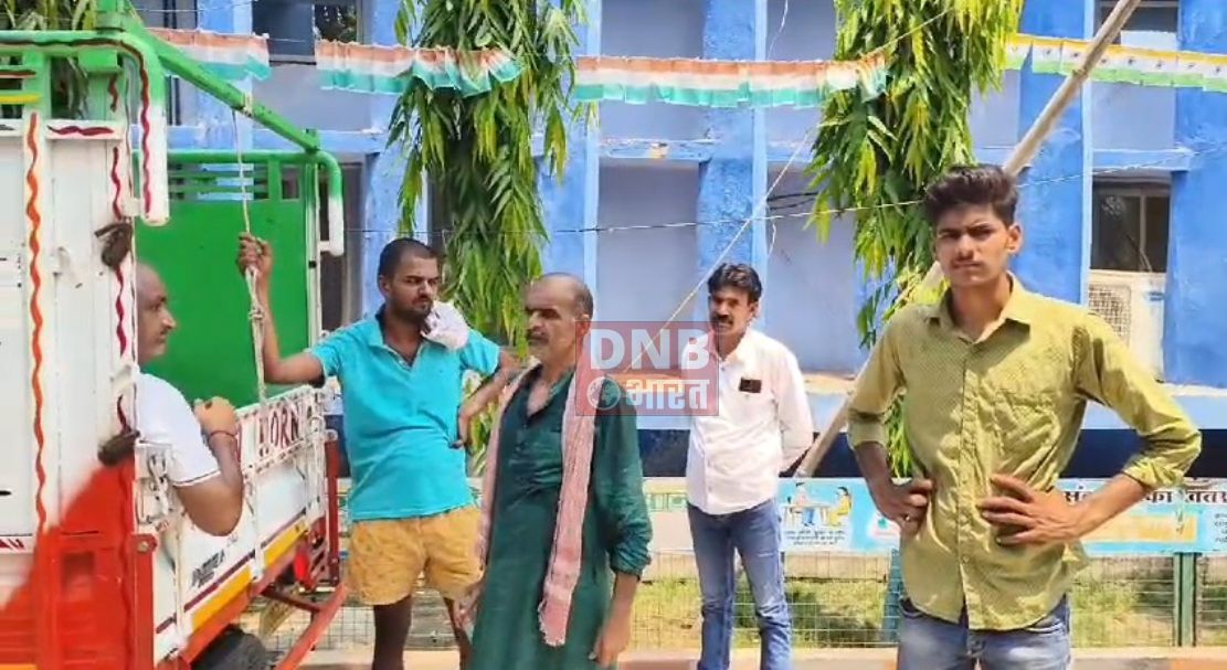 बेगूसराय में ट्रक व मोटरसाइकिल की आमने सामने टक्कर में मोटरसाइकिल सवार किसान की दर्दनाक मौत,परिजनों का रो रो कर बुरा हाल 3