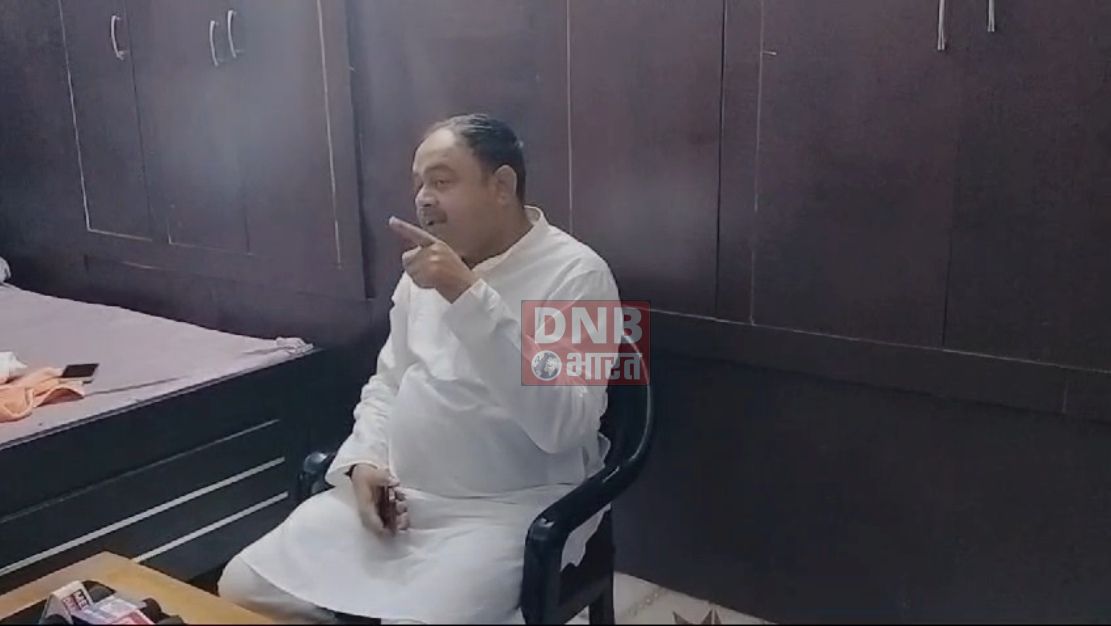 पब्लिक विकास के लिए वोट देता है अभी तो पवन सिंह त्रेता और द्वापर का रामायण और महाभारत पढ़ रहे हैं - संतोष सिंह 2