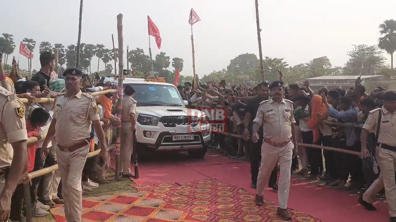 नालंदा: नेता प्रतिपक्ष तेजस्वी यादव और वीआईपी सुप्रीमो मुकेश सहनी ने महागठबंधन प्रत्याशी के पक्ष सभा कर मांगा वोट 4