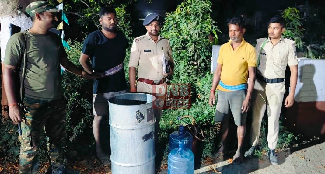 बछवाड़ा पुलिस ने अवैध महुआ शराब के साथ दो कारोबारी को किया गिरफ्तार, भेजा जेल 2