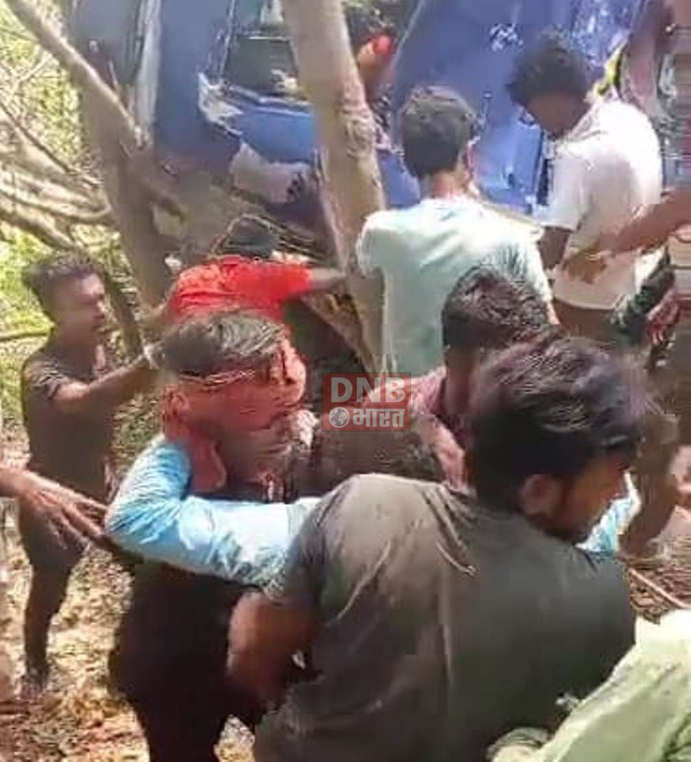 खगड़िया: सड़क किनारे खड़ी बस में हाइवा ट्रक ने पीछे से मारी टक्कर, करीब एक दर्जन यात्री जख्मी 2