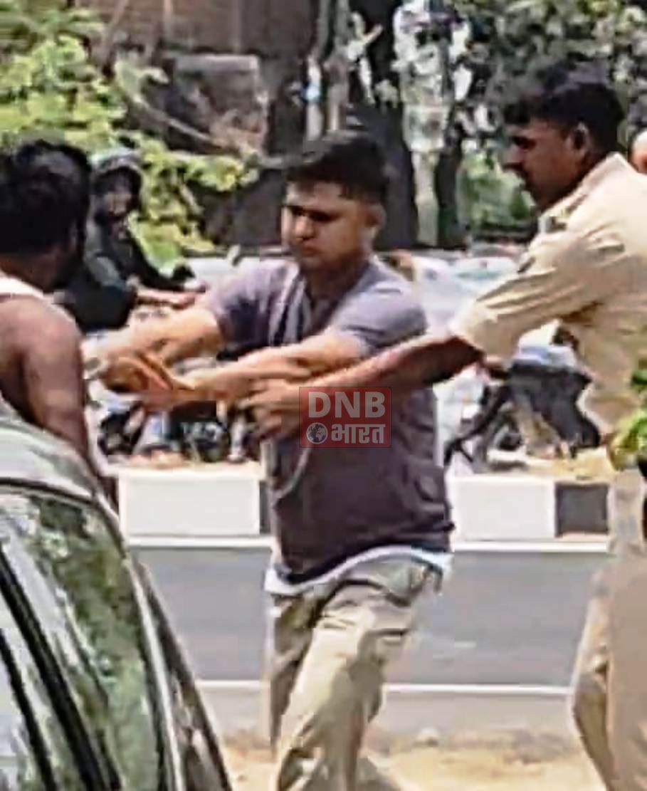 नालंदा: पुलिसकर्मियों ने की बीच सड़क पर मजदुर की बेरहमी से किया पिटाई, वीडियो हुआ वायरल 3