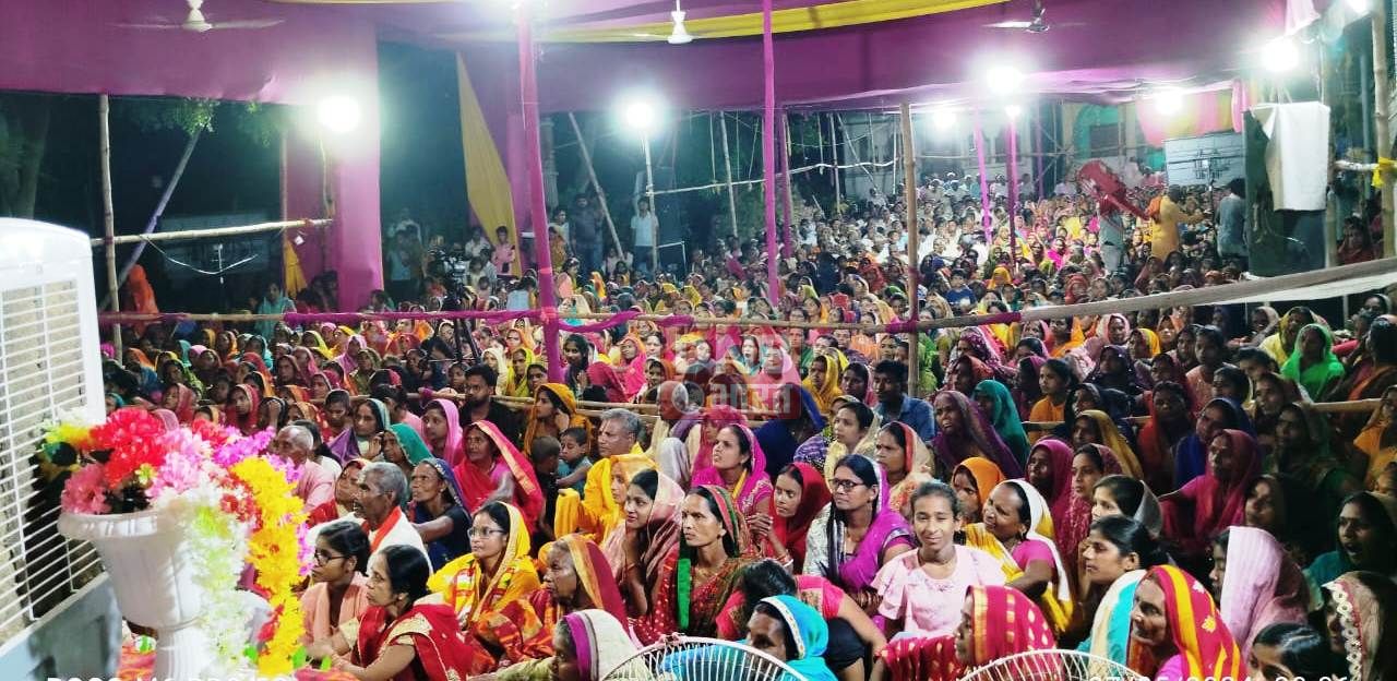 भागवत कथा का श्रवण संपूर्ण दुखो का नाश करने वाला है,भगवान श्री कृष्ण का जीवन चरित्र कर्म और न्याय शास्त्र पर आधारित है-भास्कर जी महाराज 3