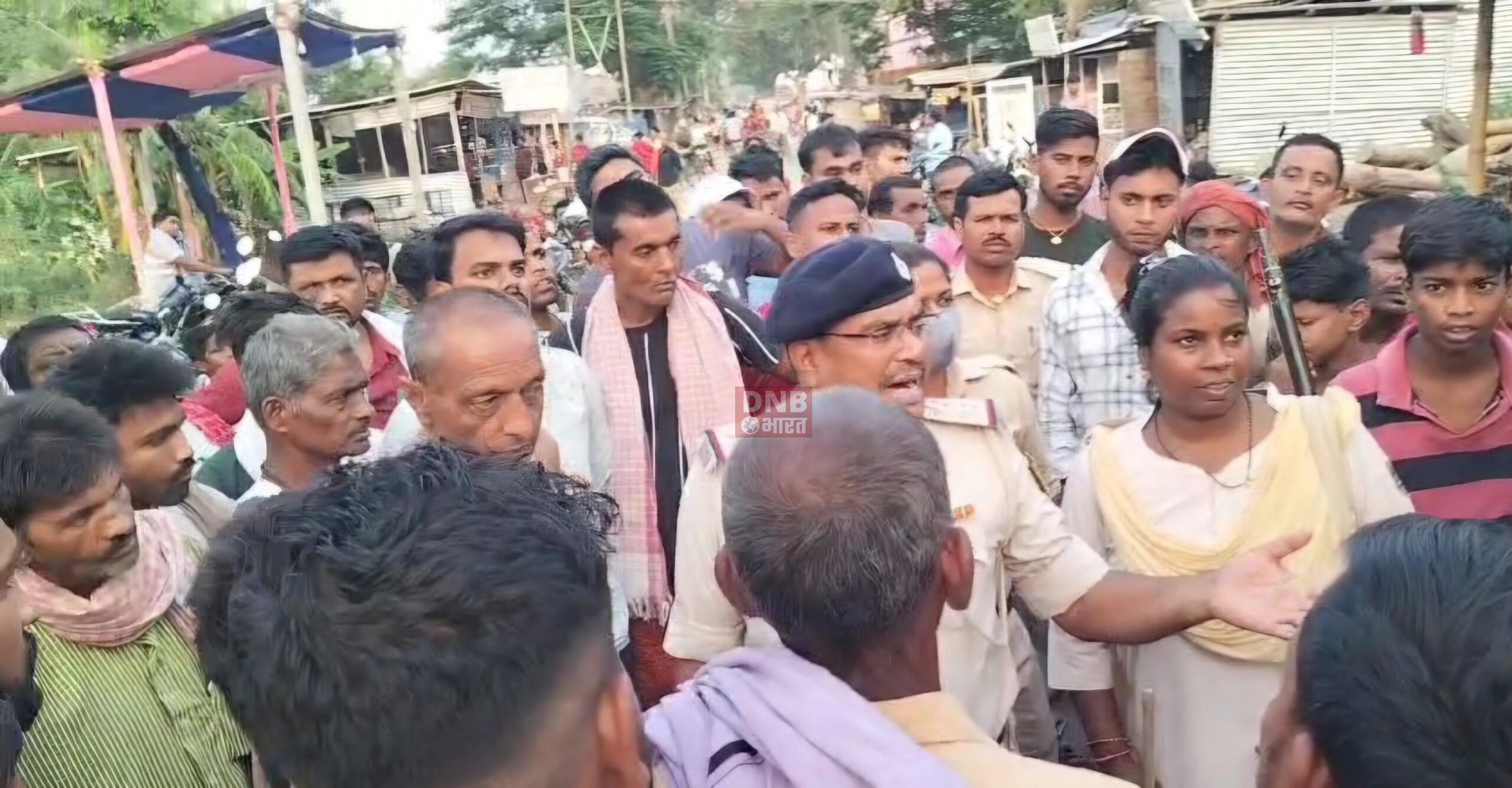 बेगूसराय में प्रसव के दौरान महिला की मौत, आक्रोशित लोगो ने लापरवाही का आरोप लगाकर किया तोड़फोड़, 2