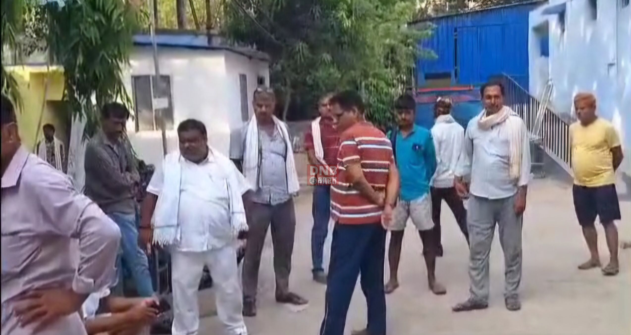 बेगूसराय में तेज रफ्तार अज्ञात वाहन ने एक मोटरसाइकिल सवार व्यक्ति को कुचला, घटना स्थल पर दर्दनाक मौत 3