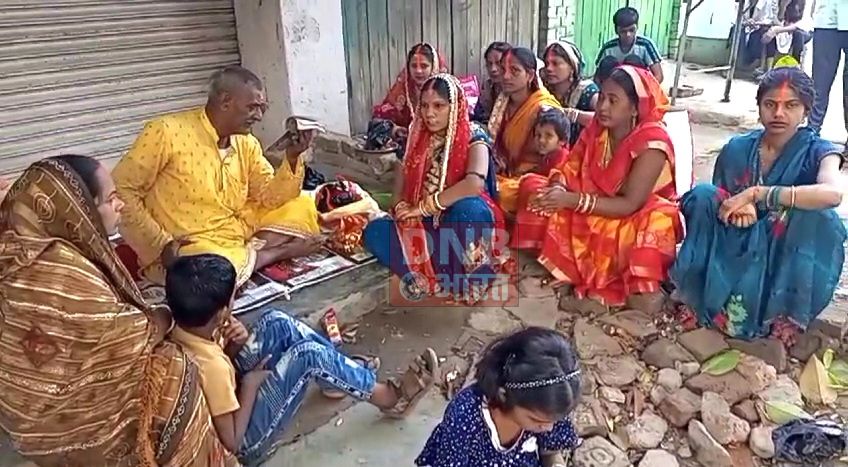 नालंदा: वट सावित्री पूजा को लेकर वट वृक्ष के नीचे उमड़ी सुहागिन महिलाओं की भीड़ 4