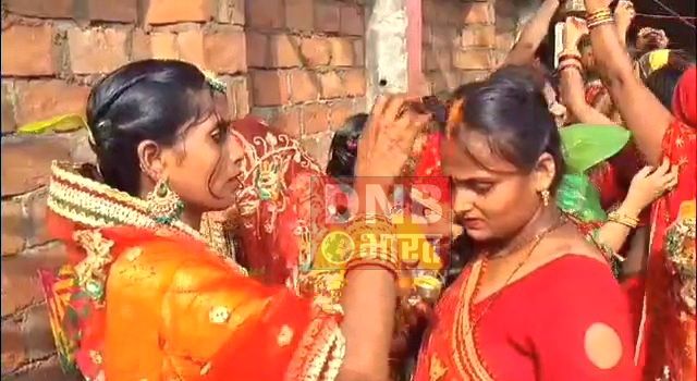 बेगूसराय में बट सावित्री व्रत को लेकर सुहागिन महिला ने बट वृक्ष का किया पूजा 2