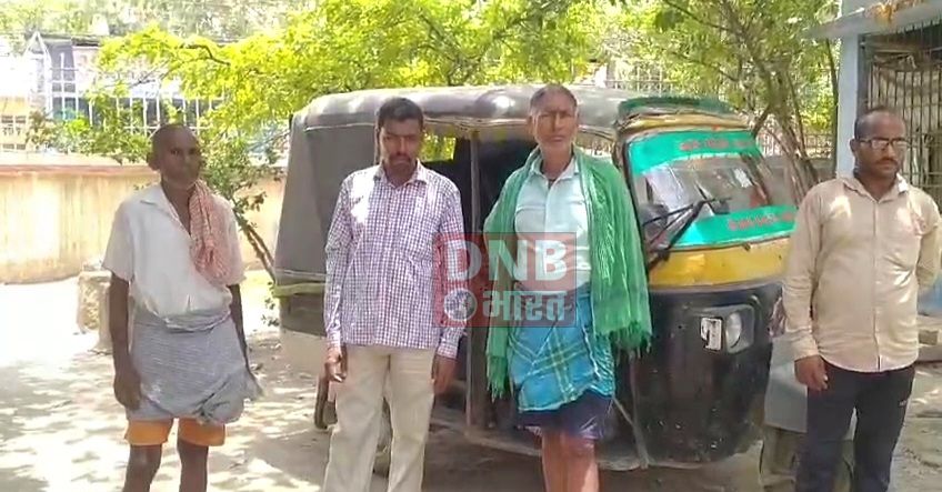 घर में सो रही महिला के ऊपर गिरा सीलिंग फैन, मौके पर महिला की हुई मौत, बाल बाल बची तीन माह की मासूम 2
