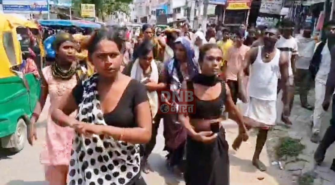 मकान मालिक को अपने कमरे में आपत्तिजनक देख किन्नर ने मकान मालिक को किया जमकर धुनाई, बाद में किया पुलिस के हवाले 4