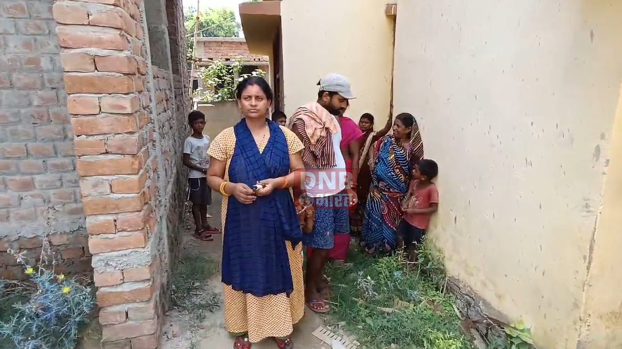 वट सावित्री की पूजा करने गई दर्जनों सुहागन महिलाओं को मधुमक्खी ने काटा, बरगद पेड़ के पास हुई भगदड़ 2