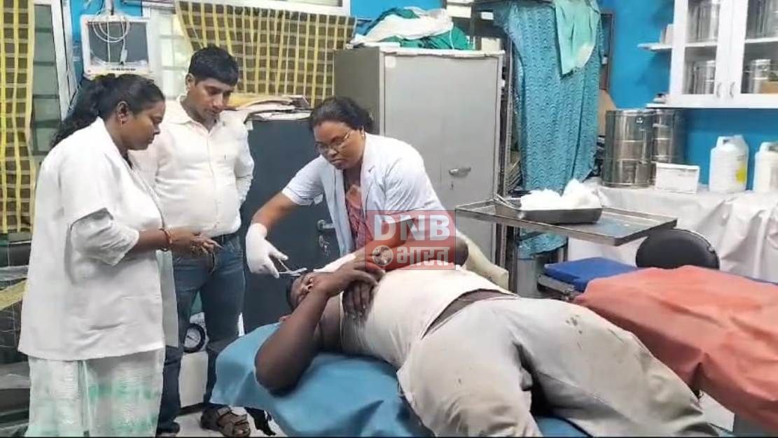 बेगूसराय में अपराधियों ने दहशत फैलाने के लिए किया फायरिंग, ग्रामीणों ने फायरिंग कर रहे अपराधियों को खदेर कर पकड़ा और किया जमकर पिटाई, बाद में किया पुलिस के हवाले 3