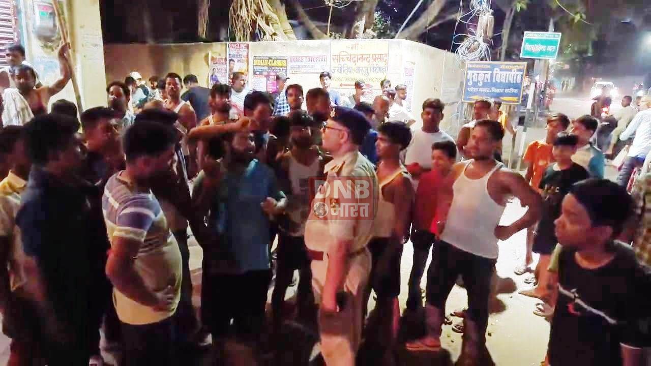 नालंदा: पांच दिनों से पानी का दंश झेल रहे वार्ड नंबर 27 के स्थानीय लोग सड़कों पर उतरकर किया सड़क जाम और आगजनी 3