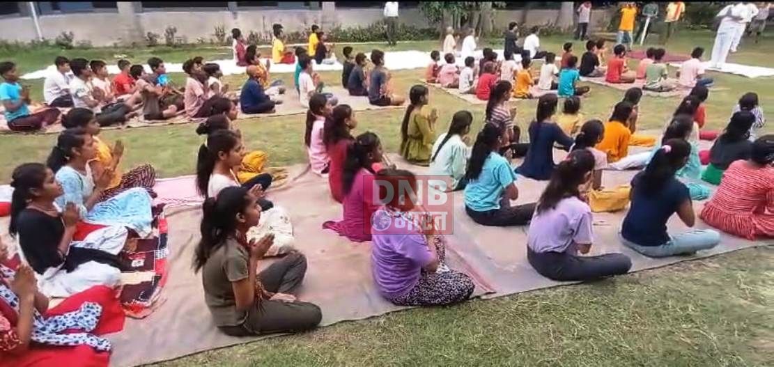 खगड़िया: अंतर्राष्ट्रीय योग्य दिवस के अवसर पर जिले में विभिन्न जगहों पर योगाभ्यास का किया गया आयोजन 2