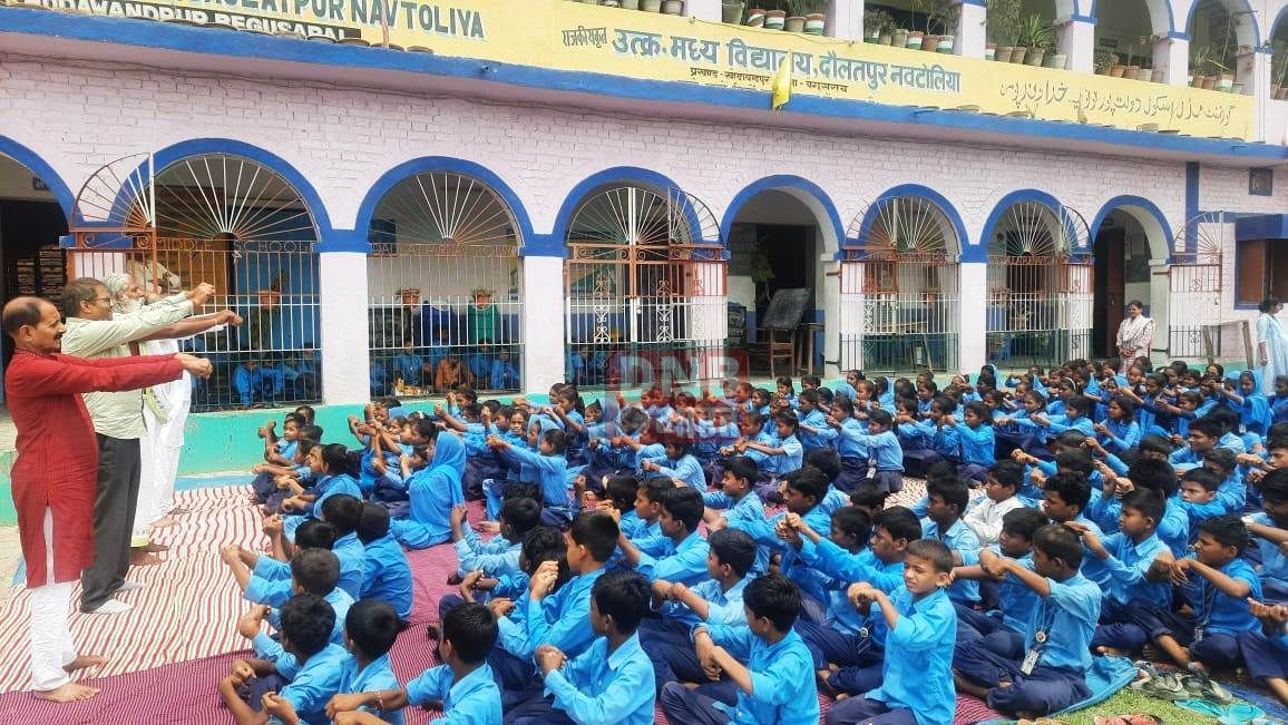 रोगमुक्त जीवन की आधार शिला है योग, अपने दिनचर्या में शामिल कर स्वस्थ्य रहे - बीडीओ 2