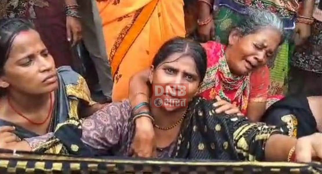 बेगूसराय में कपड़ा व्यवसाय की गोली मारकर हत्या किये जाने के विरोध में एनएच 31 सड़क को किया जाम, पुलिस प्रशासन के खिलाफ जमकर हंगामा 3