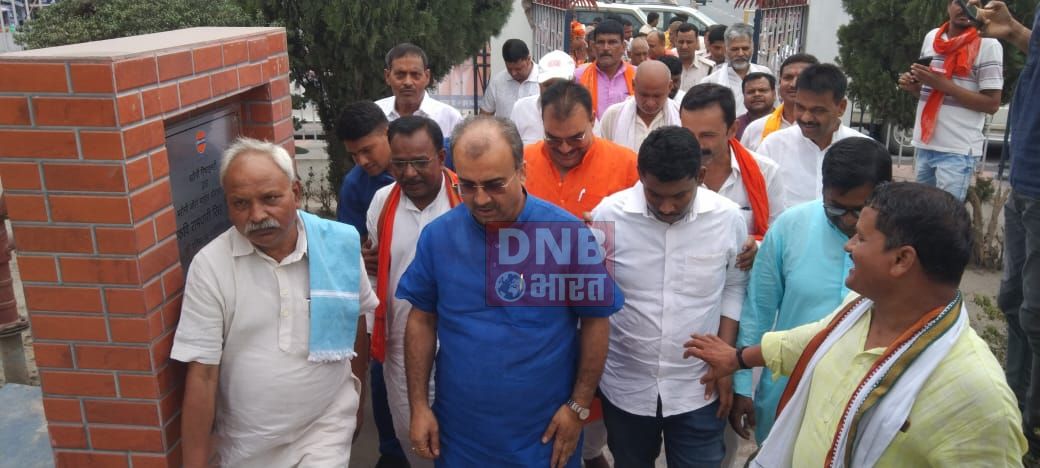 प्रभारी मंत्री मंगल पाण्डेय ने दिनकर की आदमकद प्रतिमा पर माल्यार्पण कर किया नमन 2