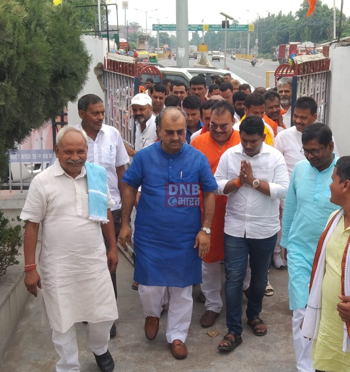 प्रभारी मंत्री मंगल पाण्डेय ने दिनकर की आदमकद प्रतिमा पर माल्यार्पण कर किया नमन 4