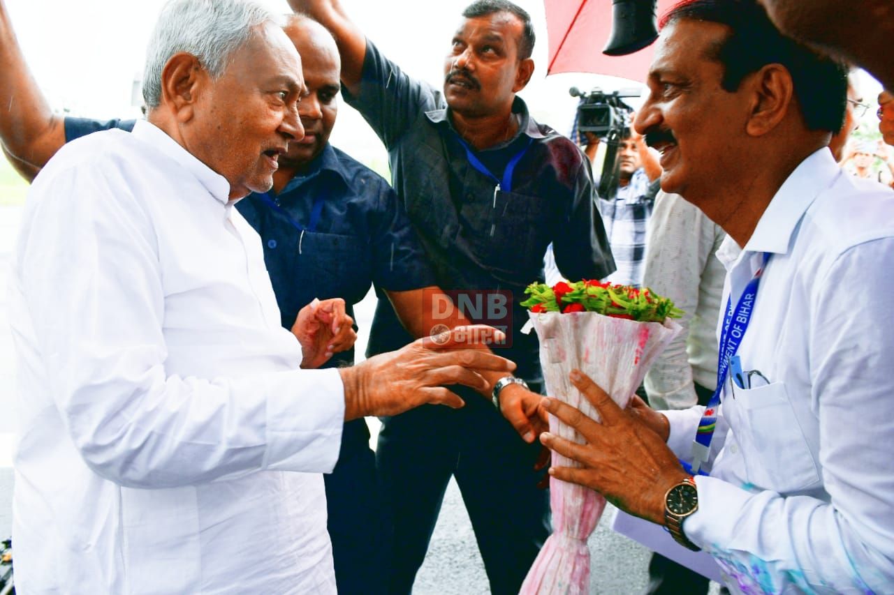 बिहार के मुख्यमंत्री नितीश कुमार ने वाल्मीकिनगर में वाल्मीकि सभागार एवं अतिथि गृह का किया लोकार्पण 11