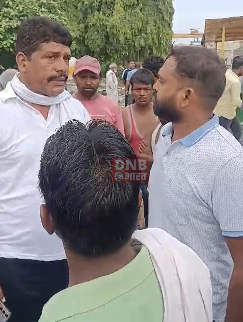 बेगूसराय नगर निगम में अतिक्रमण हटाने को लेकर मेयर प्रतिनिधि व पुर्व उप मेयर आपस में भिड़े 3