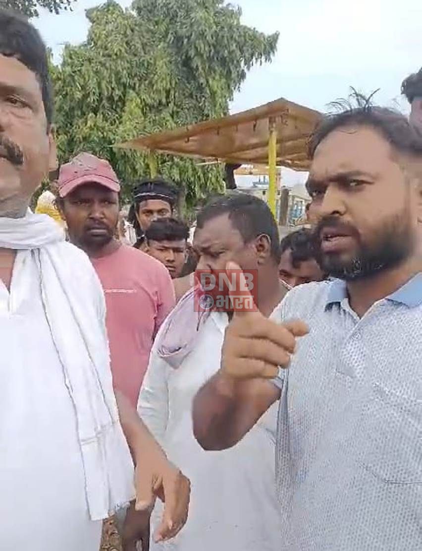 बेगूसराय नगर निगम में अतिक्रमण हटाने को लेकर मेयर प्रतिनिधि व पुर्व उप मेयर आपस में भिड़े 2