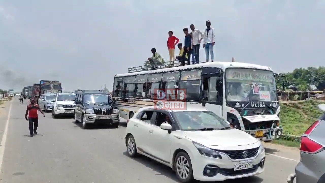 नालंदा: बिजली व पानी के समस्या से तंग आकर ग्रामीणों ने बिहटा-सरमेरा मुख्य मार्ग को किया जाम 2