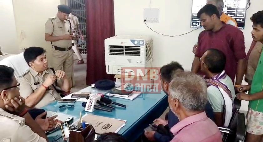 कैमूर पुलिस की बड़ी कार्यवाही, पिकअप से चोरी की दो मवेशी के साथ चार चोर गिरफ्तार 3
