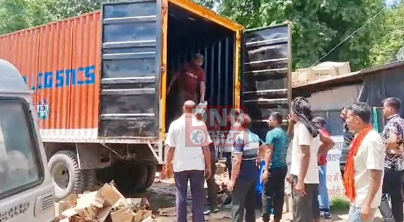 दो शराब तस्कर समेत डाक पार्सल यान से 40 लाख का विदेशी शराब पुलिस ने की बरामद 3