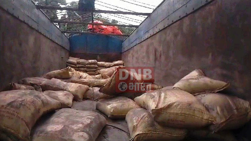 बेगूसराय में शराब माफियाओं के खिलाफ पुलिस ने बड़ी कार्रवाई करते हुए एक ट्रक से भारी मात्रा में शराब को किया बरामद 3