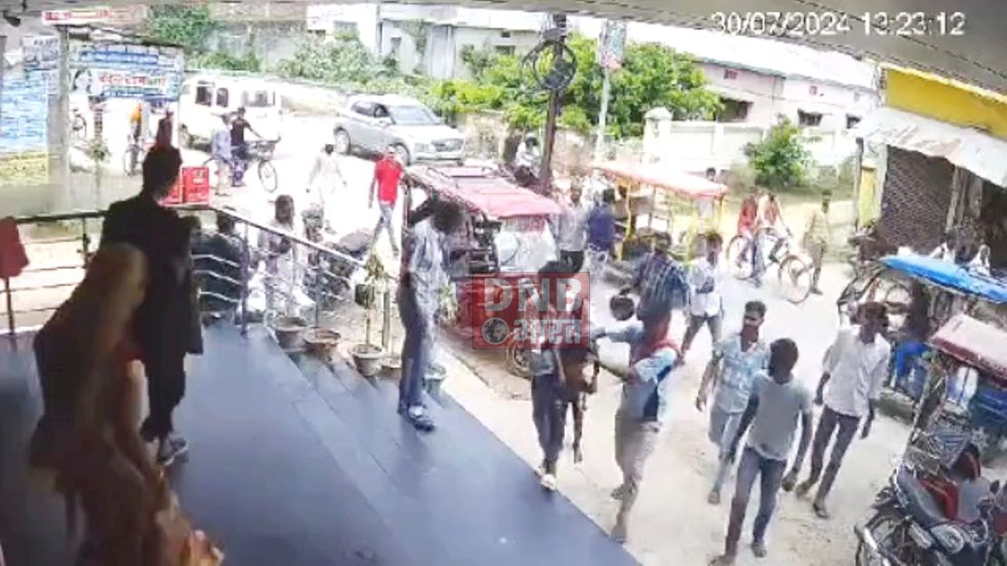 बेगूसराय में तेज रफ्तार पिकअप वाहन ने एक मासूम बच्चे को कुचला, बच्चे की दर्दनाक मौत, परिजनों में मचा कोहराम 2