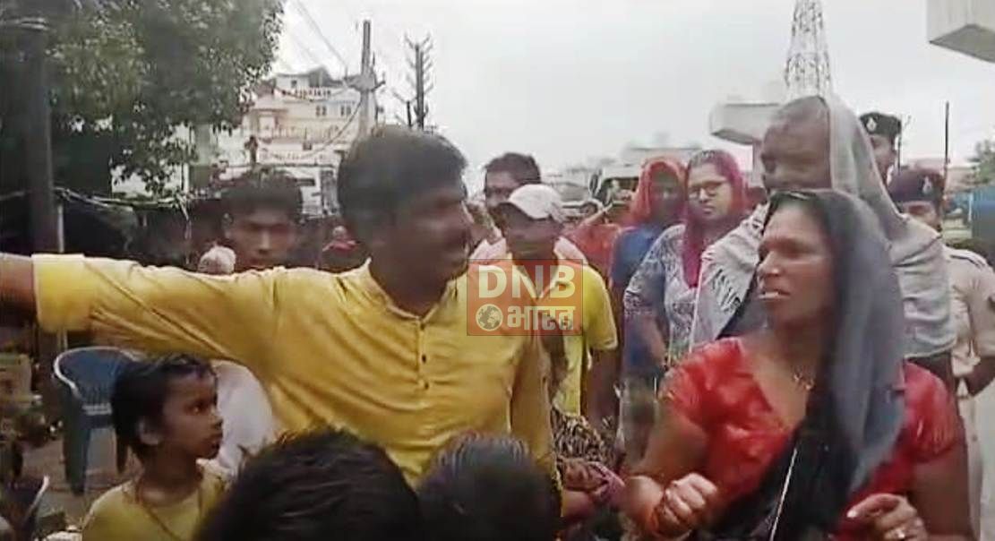 जिला प्रशासन व नगर निगम ने जेसीबी से दुकान तोड़कर कराया अतिक्रमण मुक्त, अफरातफरी का रहा माहौल 3