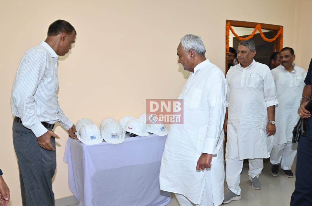 सीएम नितीश कुमार ने बख्तियारपुर के विभिन्न जगहों पर निर्माणाधीन योजनाओं का किया निरीक्षण, तेजी से कार्य पूर्ण करने का दिया निर्देश 5