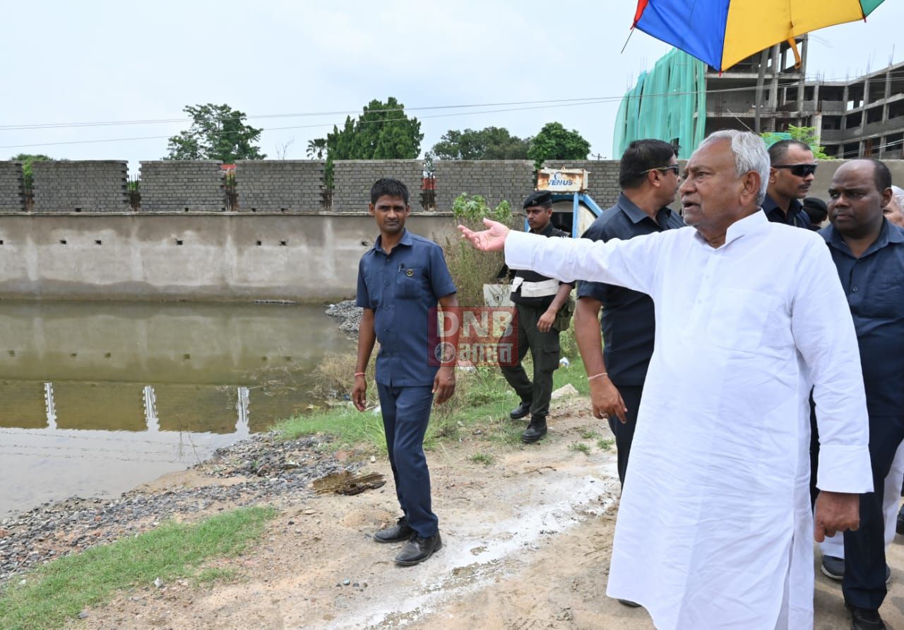 सीएम नितीश कुमार ने बख्तियारपुर के विभिन्न जगहों पर निर्माणाधीन योजनाओं का किया निरीक्षण, तेजी से कार्य पूर्ण करने का दिया निर्देश 4