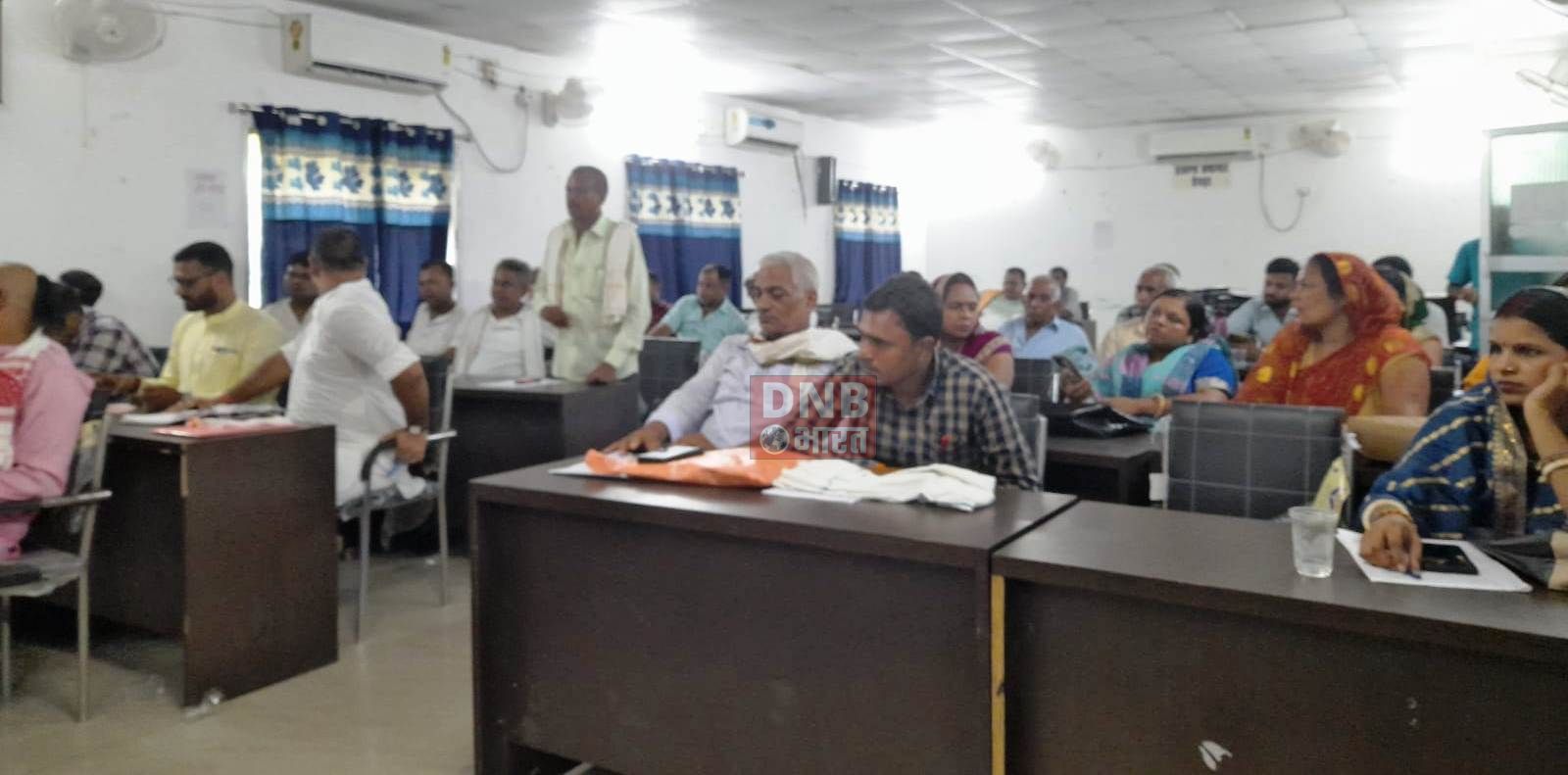 तेघरा प्रखण्ड कार्यालय परिसर पंचायत समिति की बैठक संपन्न 3