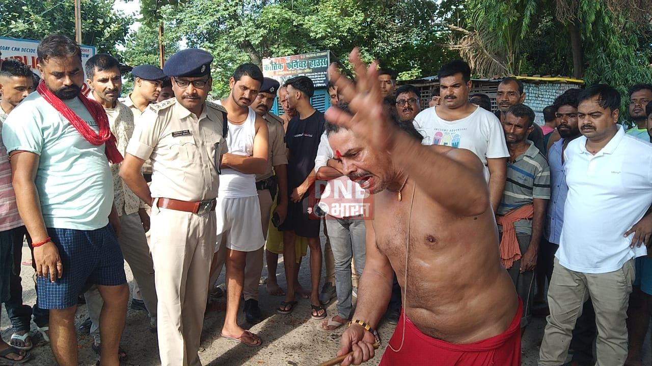 यात्री से लदी टेम्पू में मारुती कार ने पीछे से मारी ठोकर, टेम्पू में सवार पांच लोगो की मौत, आठ लोग बुरी तरह जख्मी 2