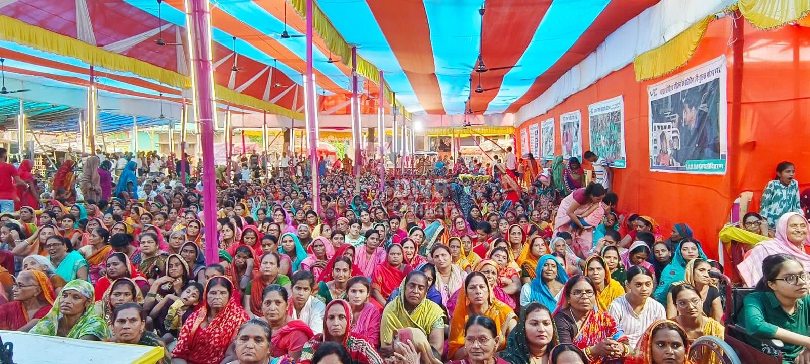 जो मनुष्य दुसरे के अधिकार को अपनी ताकत के बल पर हासिल कर लें ,भोजन में मांस मदिरा का प्रयोग कर पराये स्त्री को जबरन अपने अधिकार में कर लें वही मनुष्य दानव कहलाता है - साध्वी प्राची 5